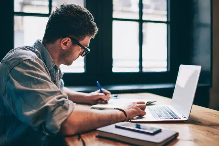Why You Need to Write for “Readers” Who Don’t Actually Read Article Image